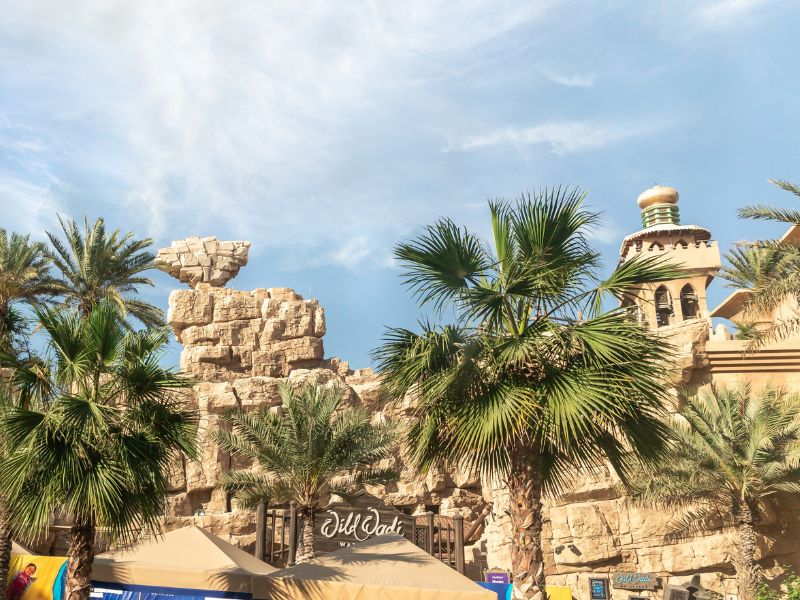 Außen vor dem Wild Wadi Waterpark in Dubau
