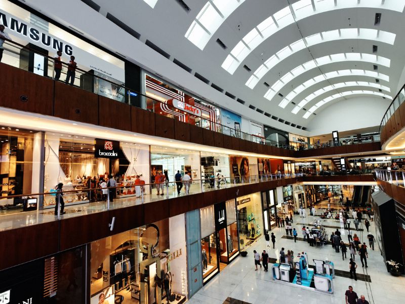 Shoppingparadies in der großen Dubai Mall