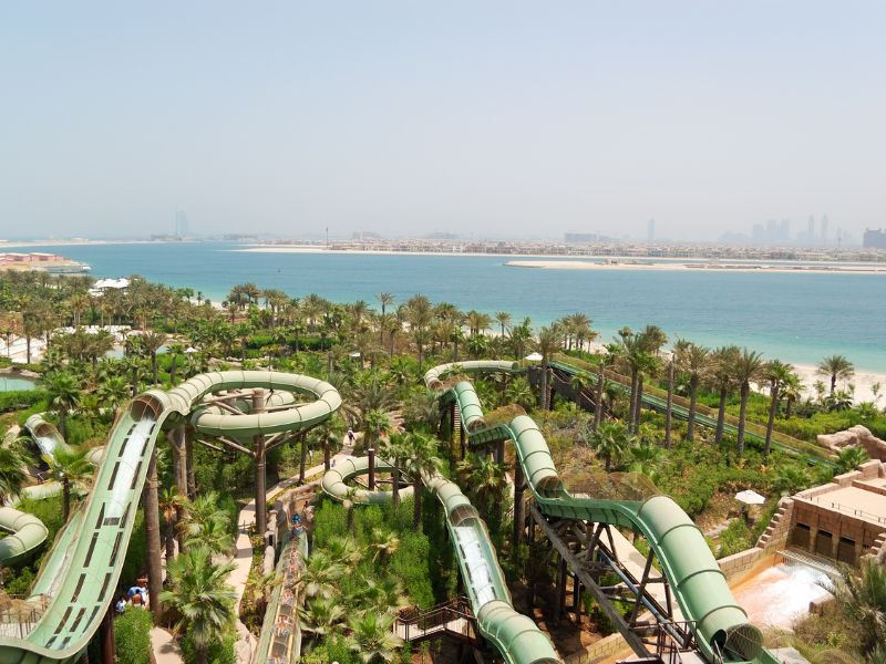 Über 100 Rutschen warten im Aquaventure Wasserpark Dubai auf euch